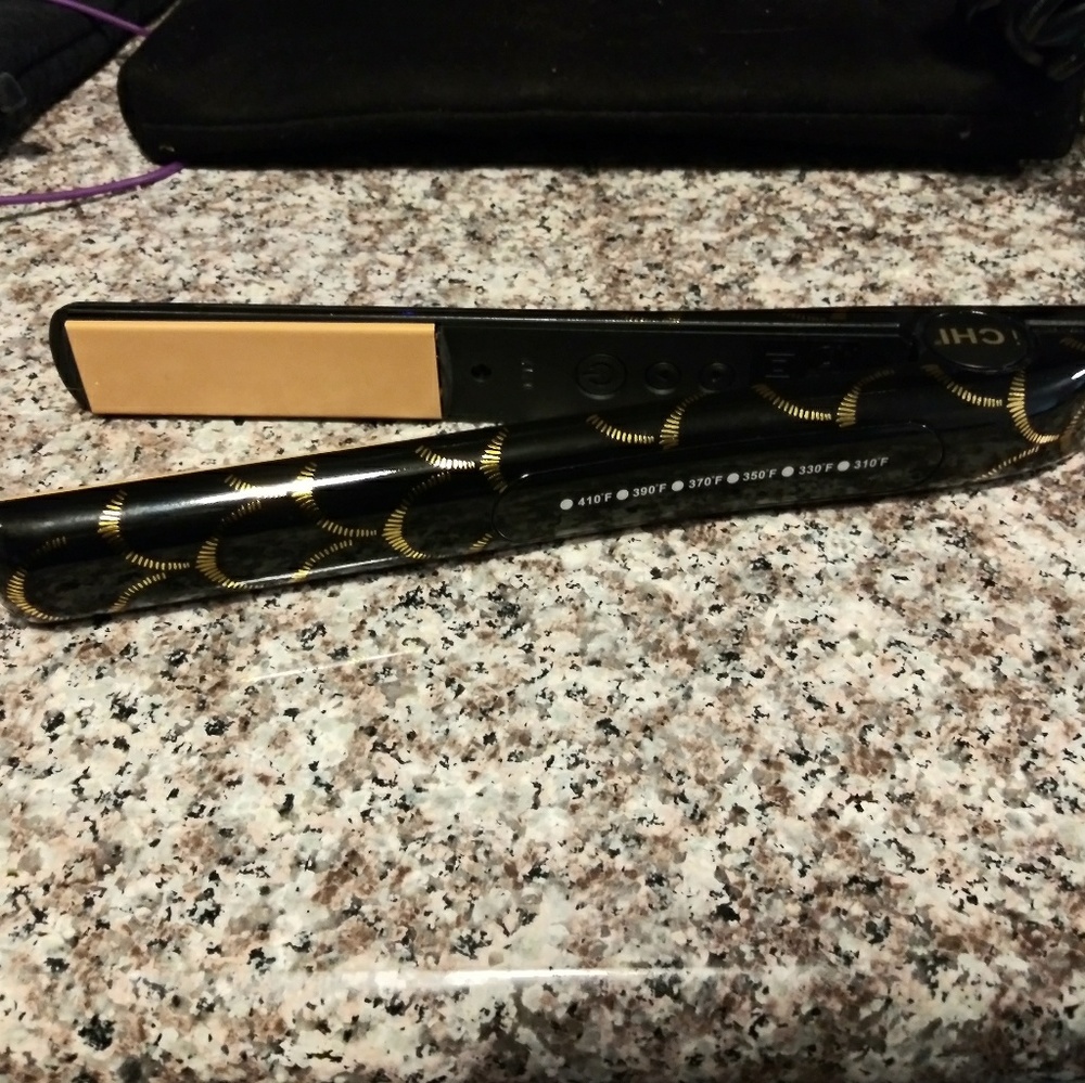 Black and Gold Chi Straightener